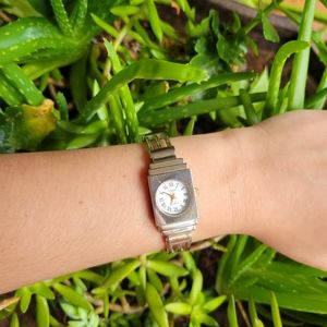 Vintage Vivani Quartz Roman Numerals Watch